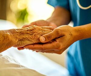 Read more about the article What to Expect When Caring for a Loved One With a Chronic Illness