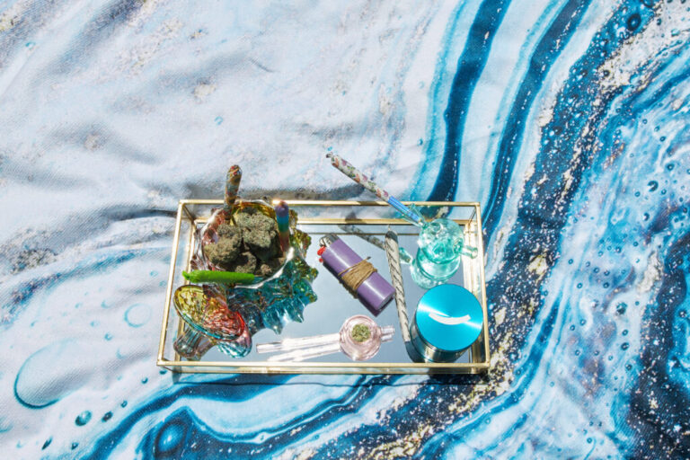 Read more about the article 8 Best Weed Strains to Celebrate the Summer Solstice